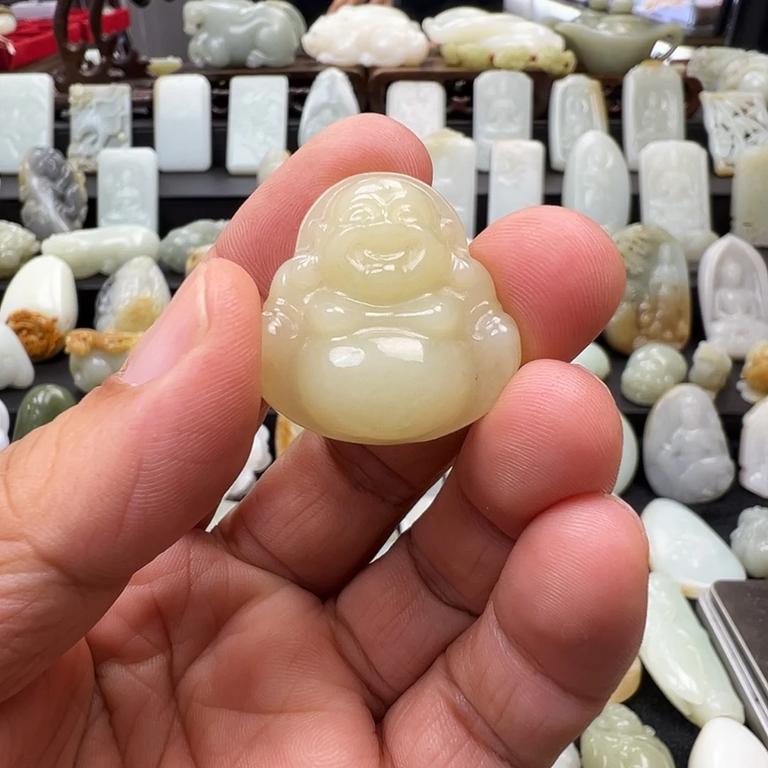 梦***娃和田玉未镶嵌颈饰