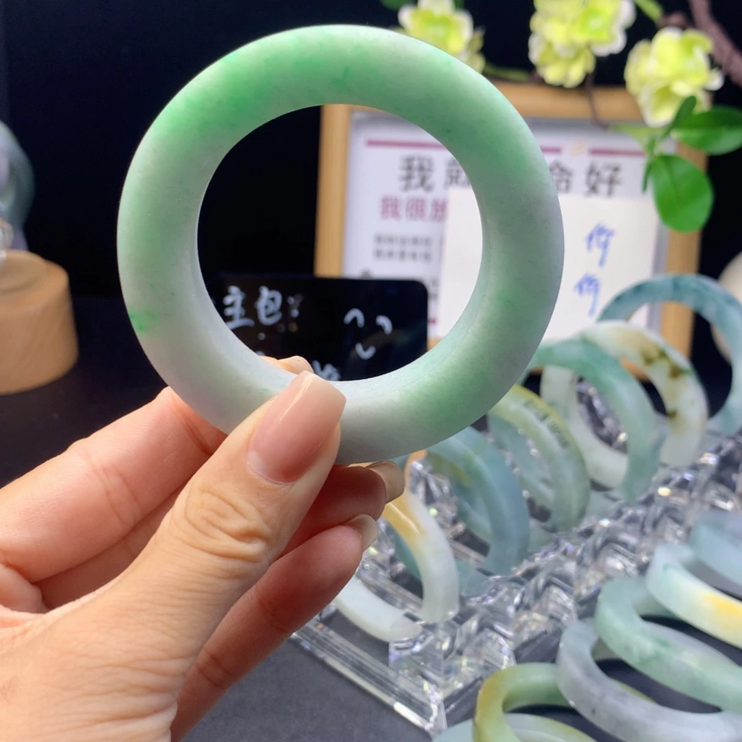 拾***者定制翡翠未镶嵌翡翠手镯56
