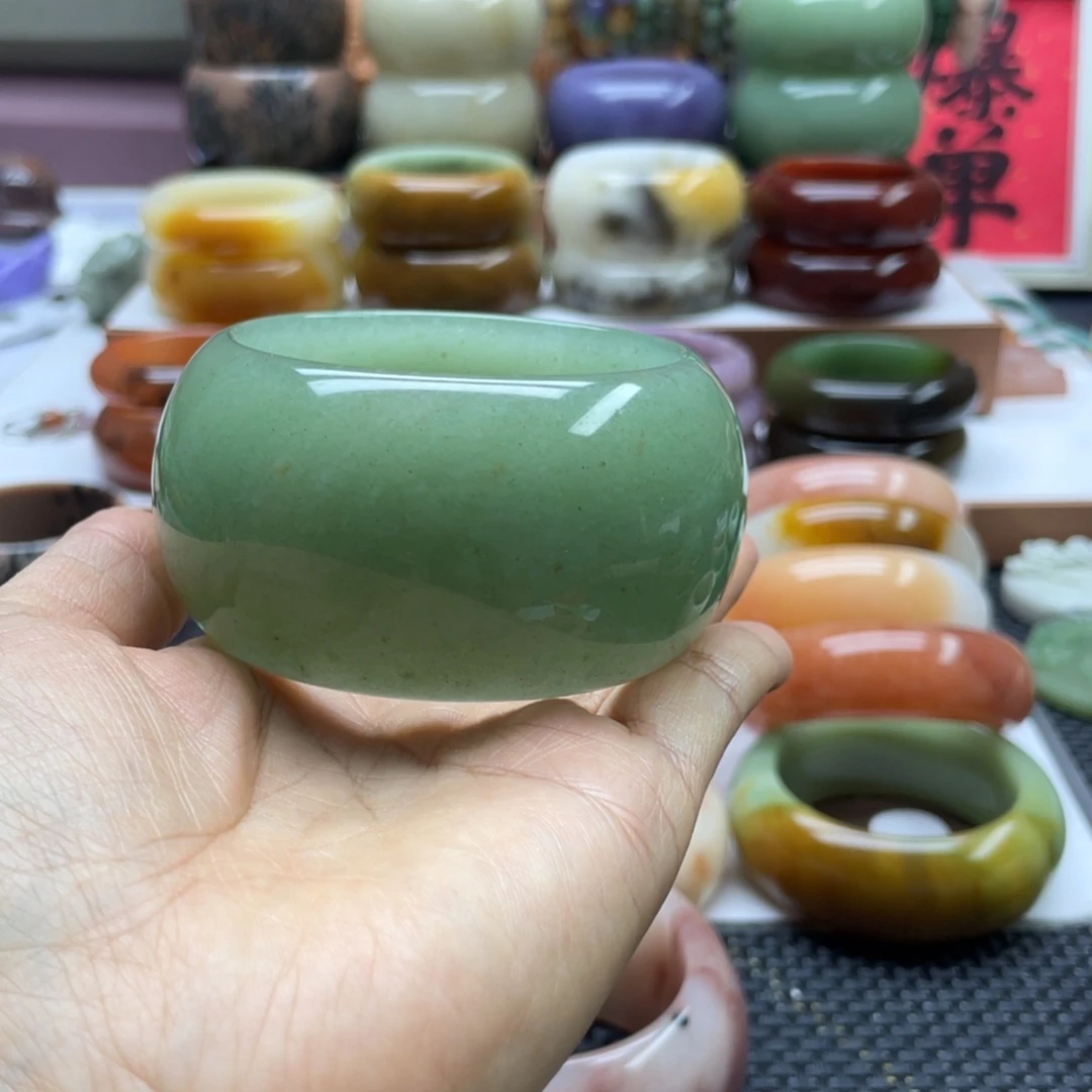 凝***雪石英岩玉未镶嵌手镯