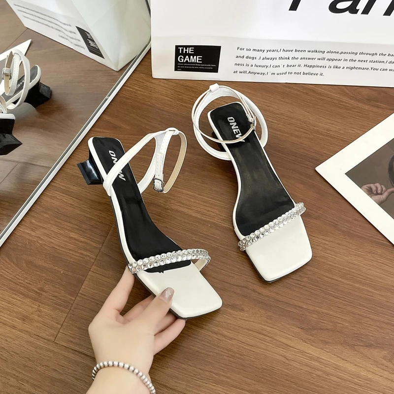 G配裙子一字带水钻粗跟露趾凉鞋女25夏季新款高级感银色中跟女鞋