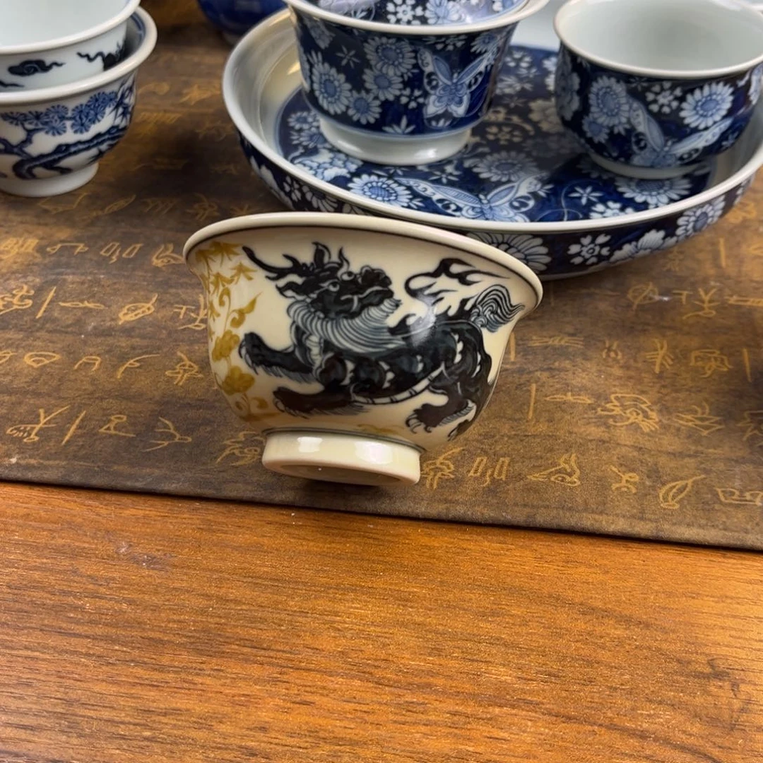 釉里金压手杯瑞兽