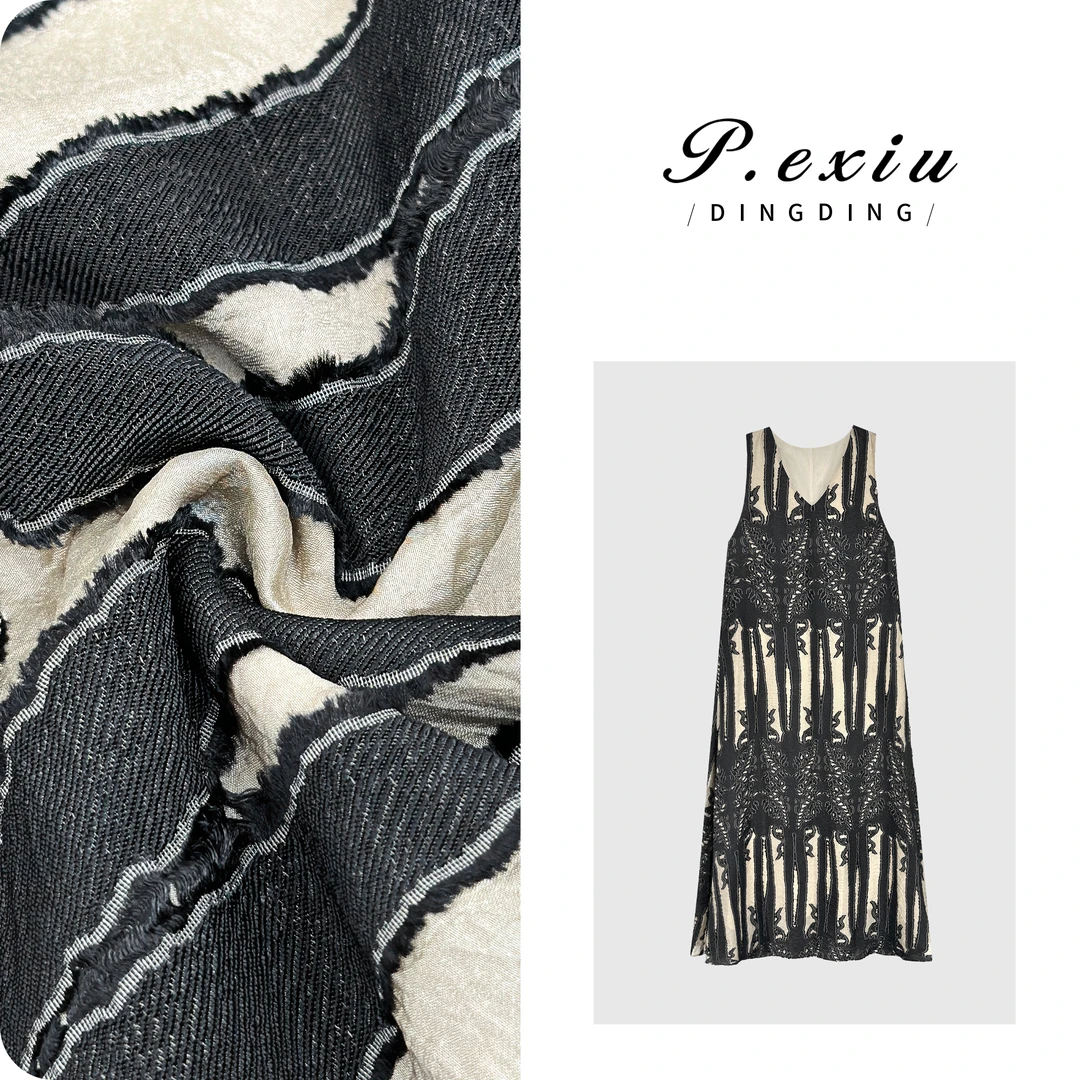 PanYiXiu/潘依绣【悉尼剧院】人丝重工剪花高级感V领连衣裙 W-63066