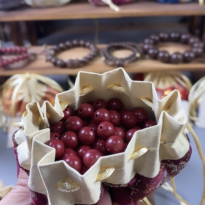 泥塑瑕疵花蕊夫人0.8香包50克