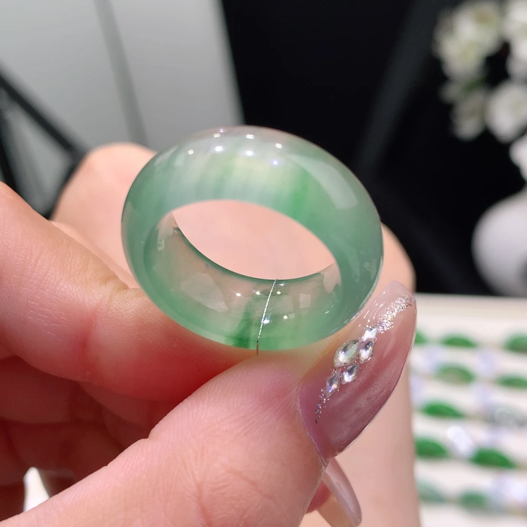 翡翠未镶嵌戒指翡翠