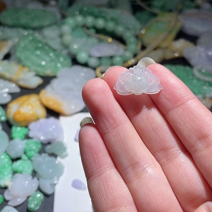 颈饰未镶嵌翡翠天