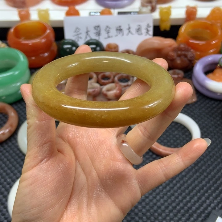 石英质玉未镶嵌手镯