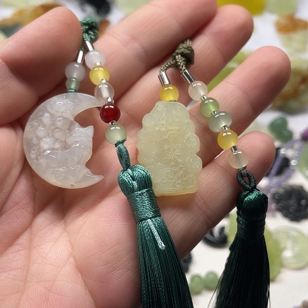 蛇纹石玉未镶嵌颈饰