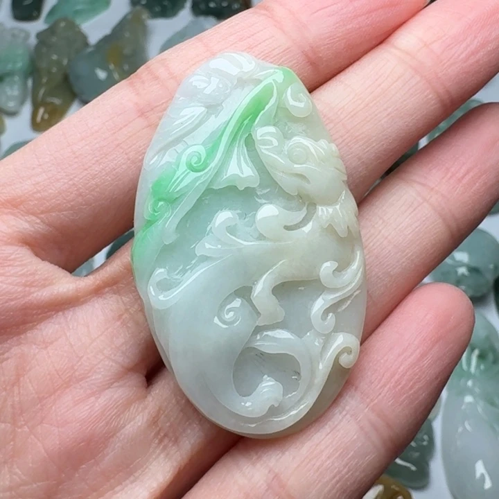 翡翠未镶嵌颈饰吊坠