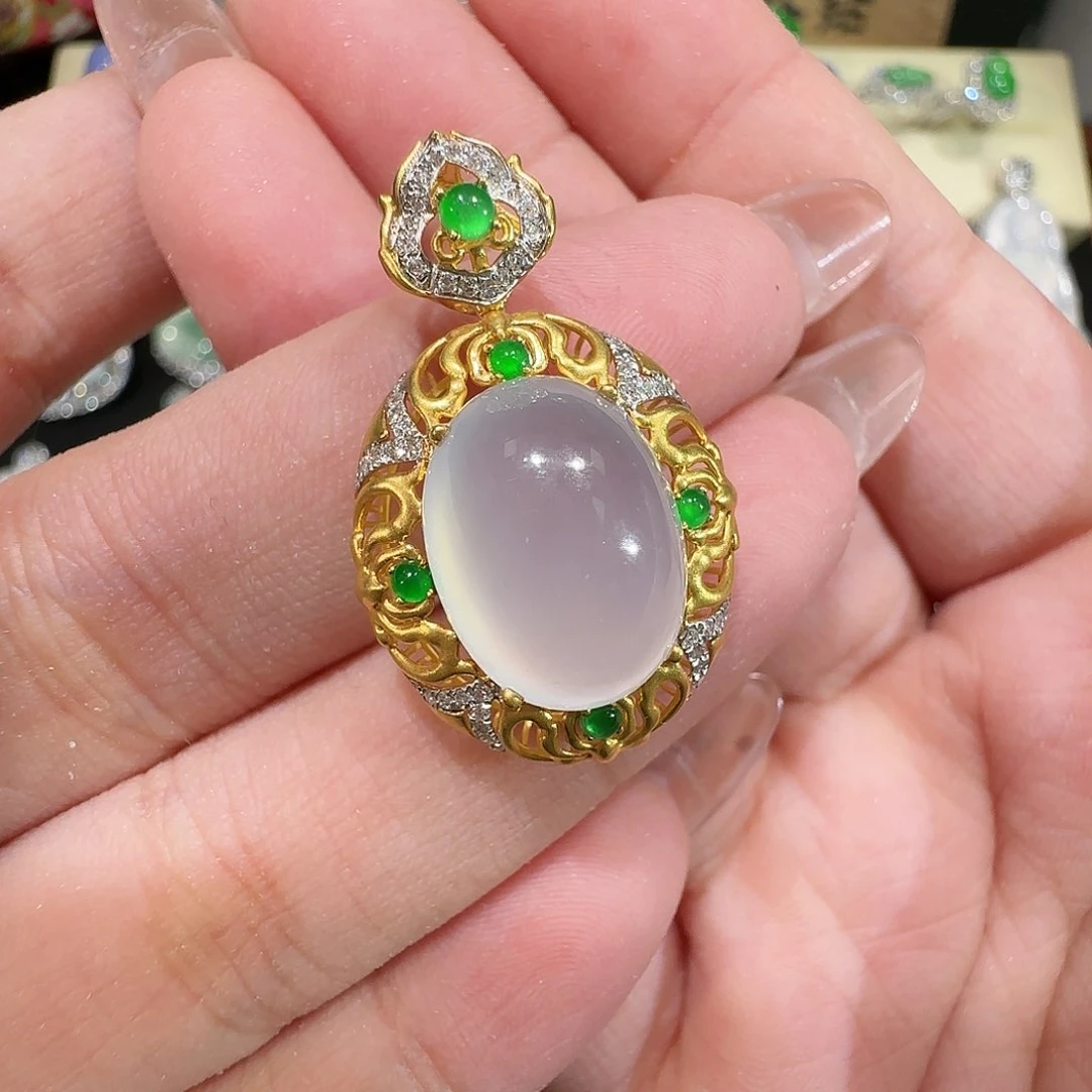 【闪购商品】颈饰18K金镶嵌翡翠