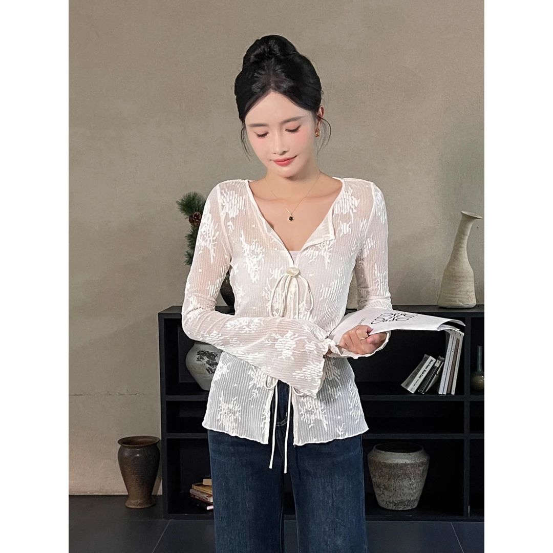 米白色蕾丝刺绣打底衫女2025新款秋季长袖t恤小衫内搭上衣高级感