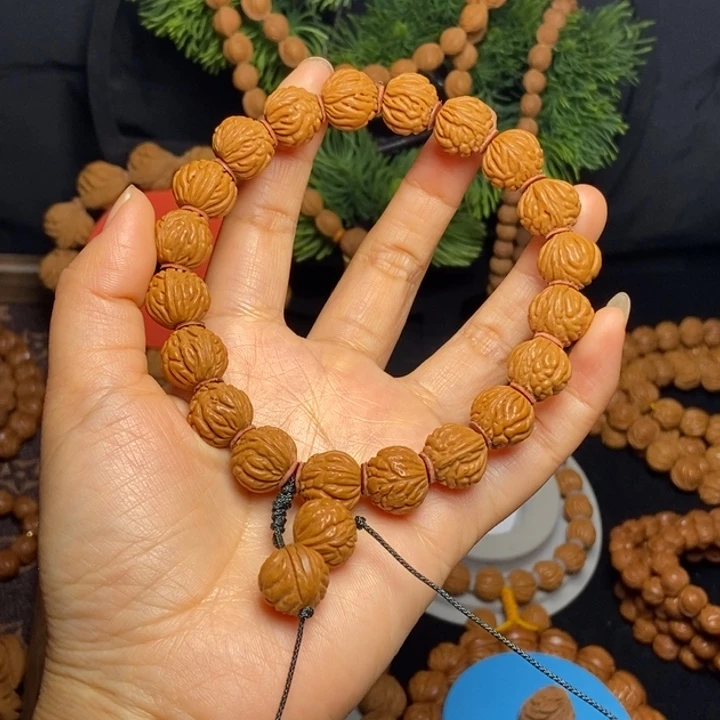 秦岭龙纹桃核手持