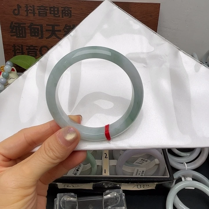 翡翠未镶嵌手镯56.8正圈