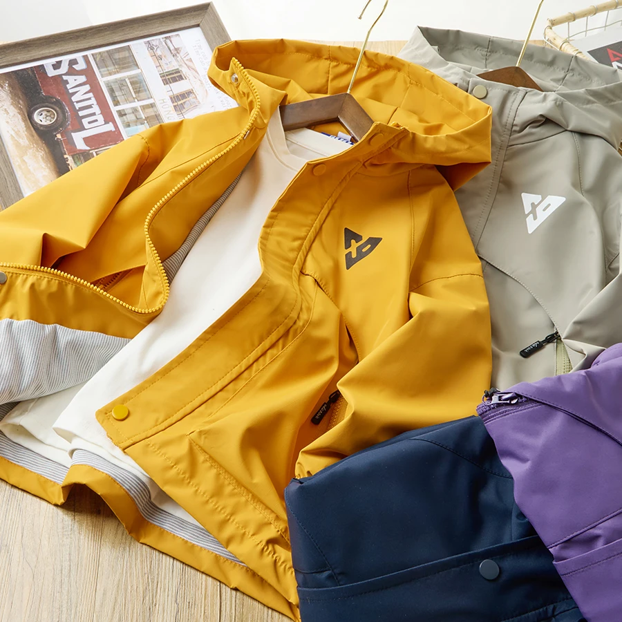 儿童冲锋衣2025春季新款中大童连帽薄款拉链外套25026