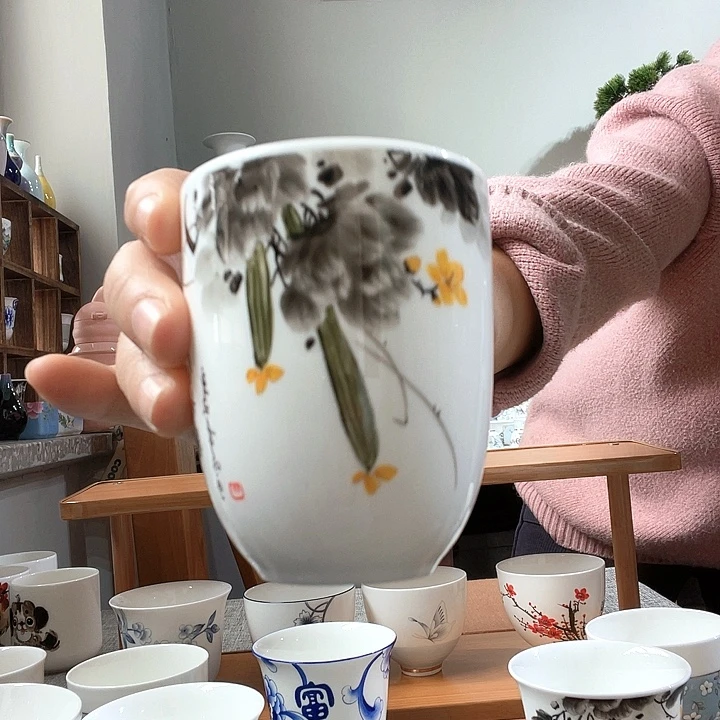 手绘一主人杯。