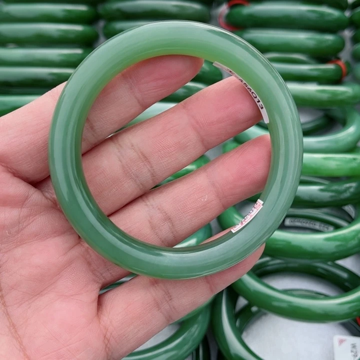 和田玉手镯未镶嵌小**•57～0