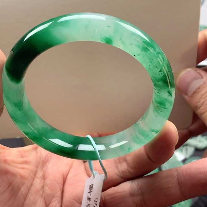 石英质玉未镶嵌手镯