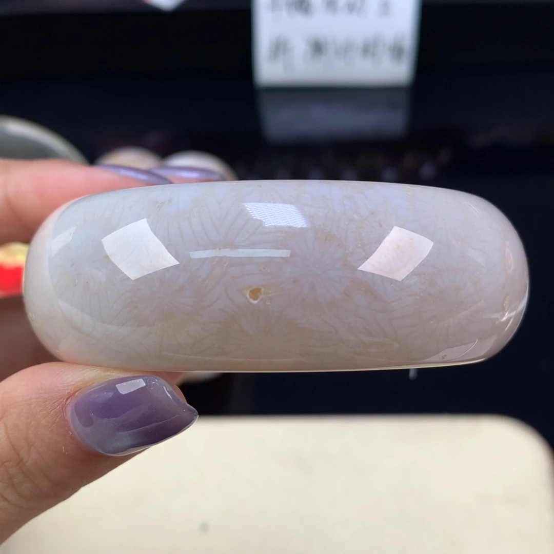 硅化珊瑚（珊瑚玉）未镶嵌颈饰精美手镯五折57口（36号）