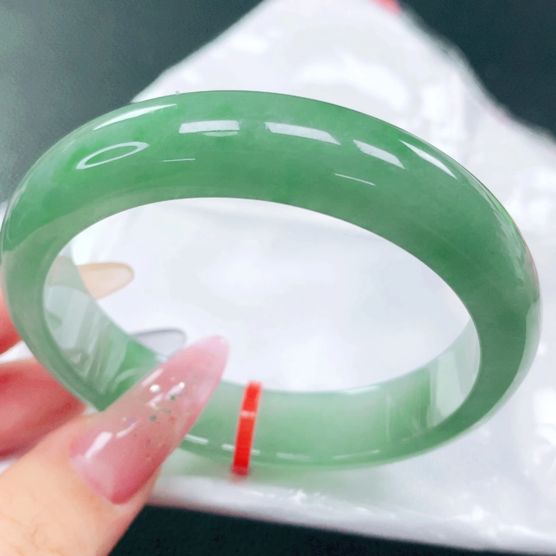 翡翠未镶嵌手镯55.56