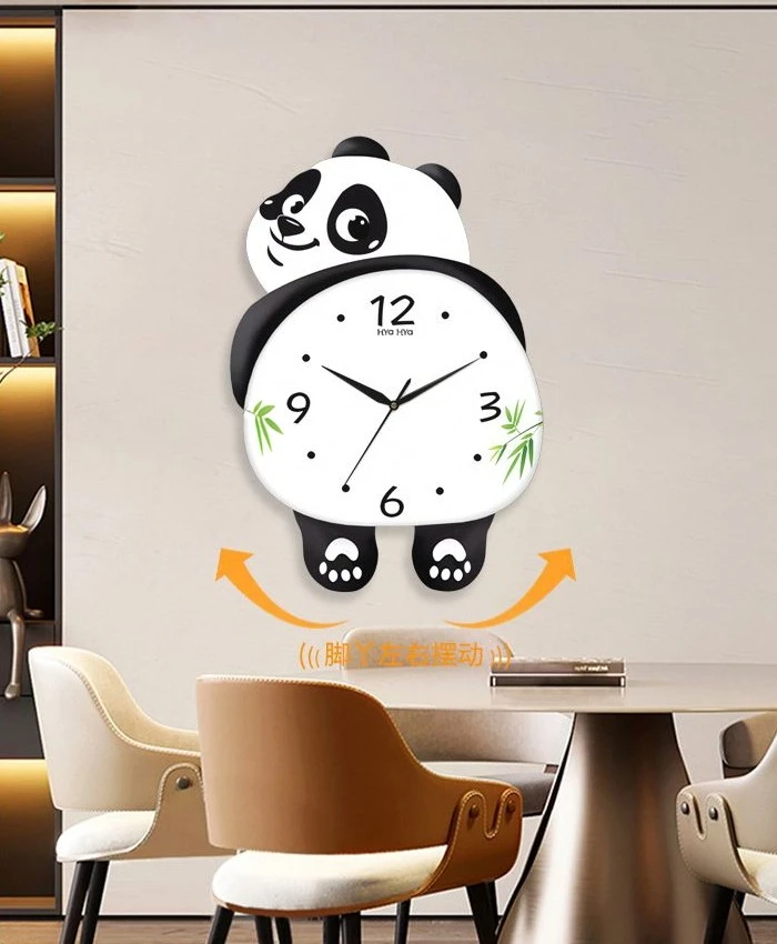 新款熊猫摇摆挂钟客厅简约时钟现代餐厅挂墙创意家用挂表静音钟表
