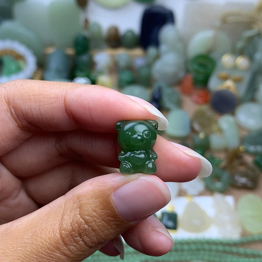 好****和田玉未镶嵌颈饰