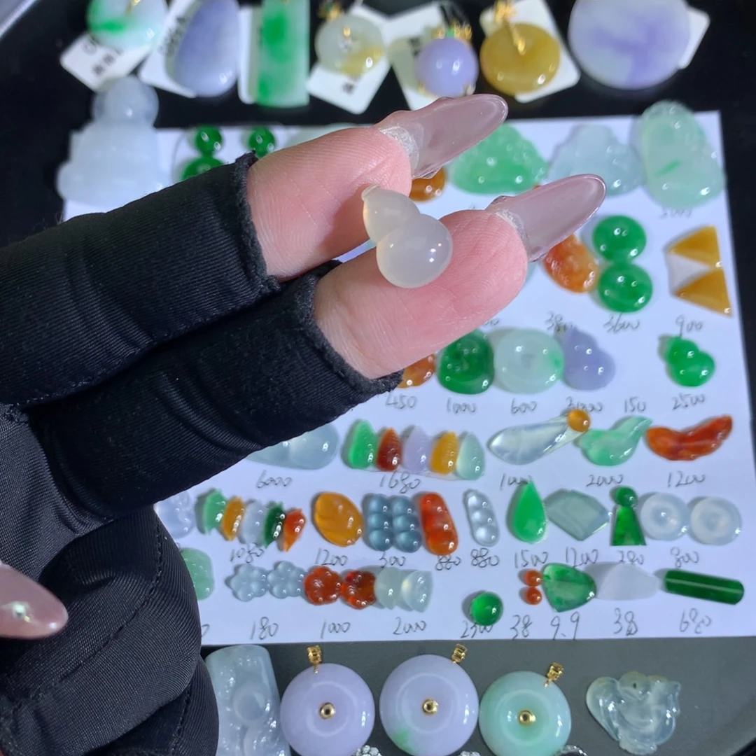 翡翠裸石未镶嵌冰葫芦