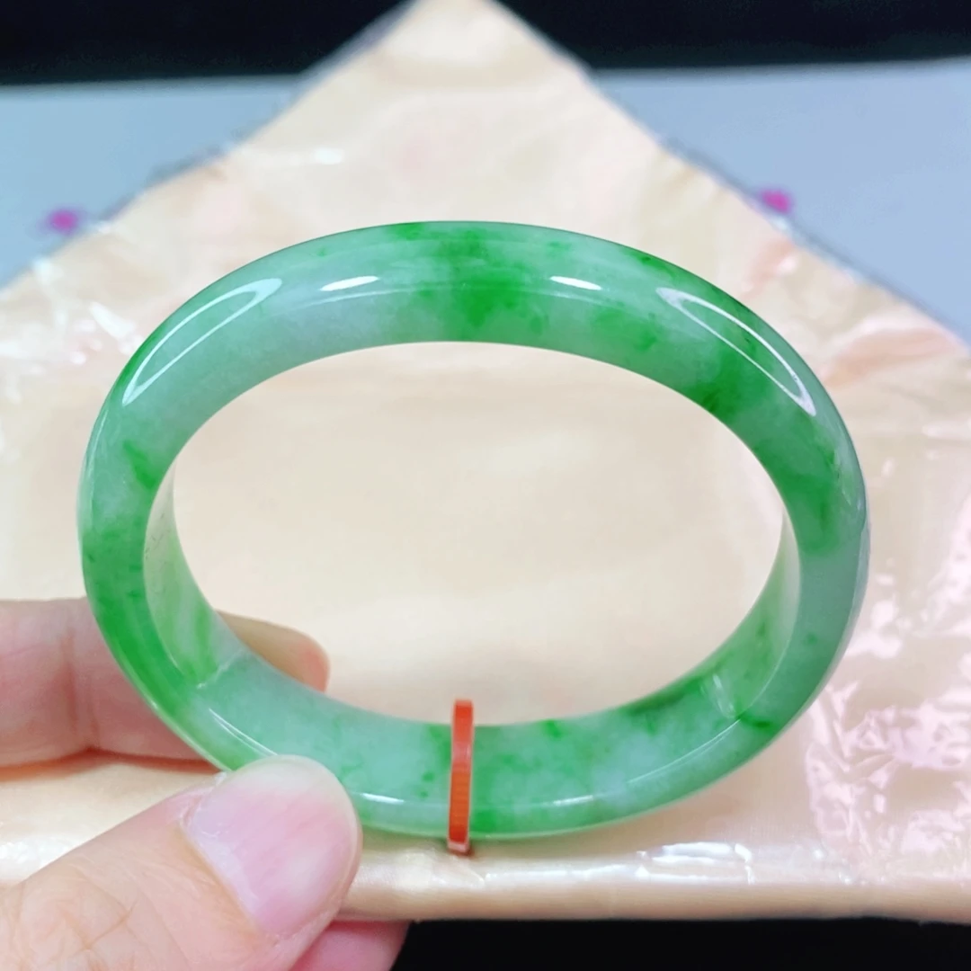 翡翠手镯未镶嵌52.6圈口贵妃