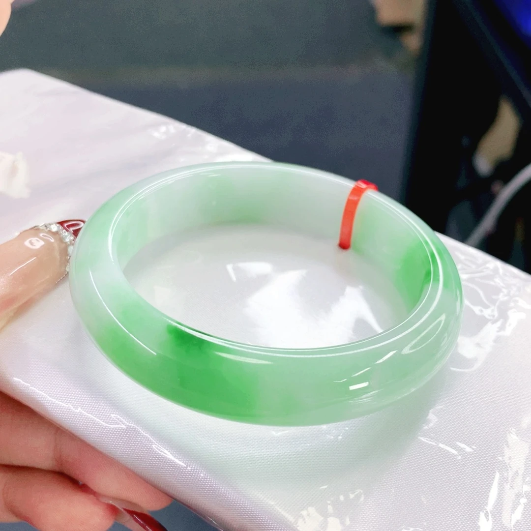 翡翠未镶嵌手镯54