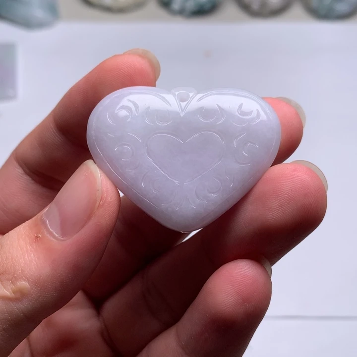 翡翠未镶嵌颈饰桃心6