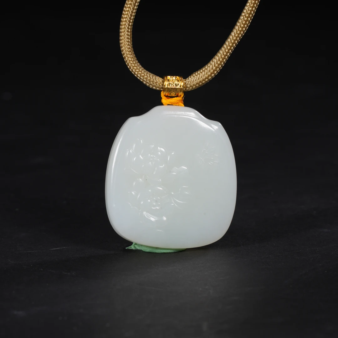 lot35和田白玉挂件/保利拍卖