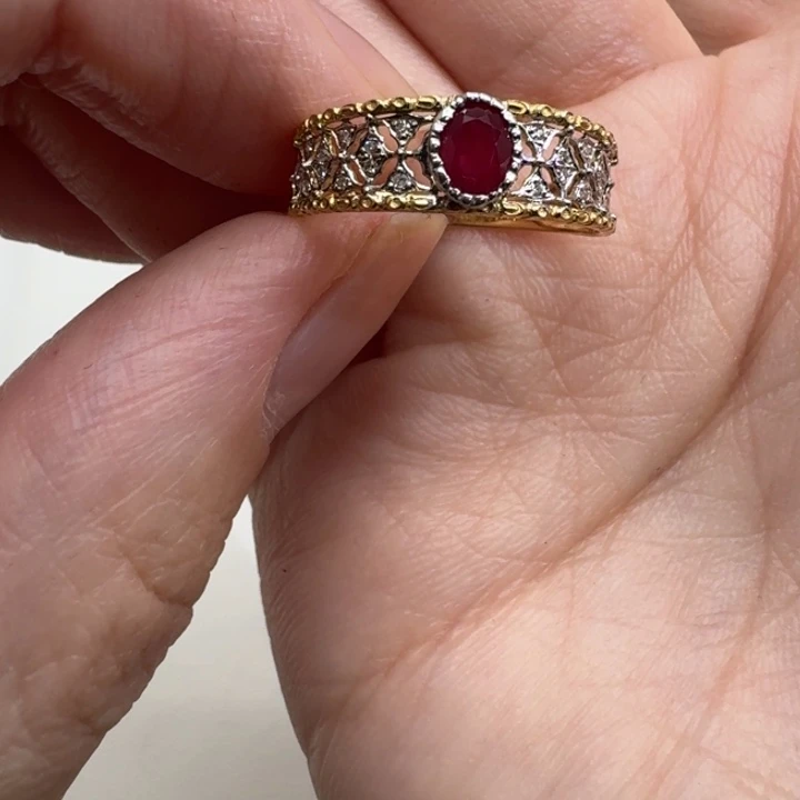 红宝石18K金镶嵌戒指