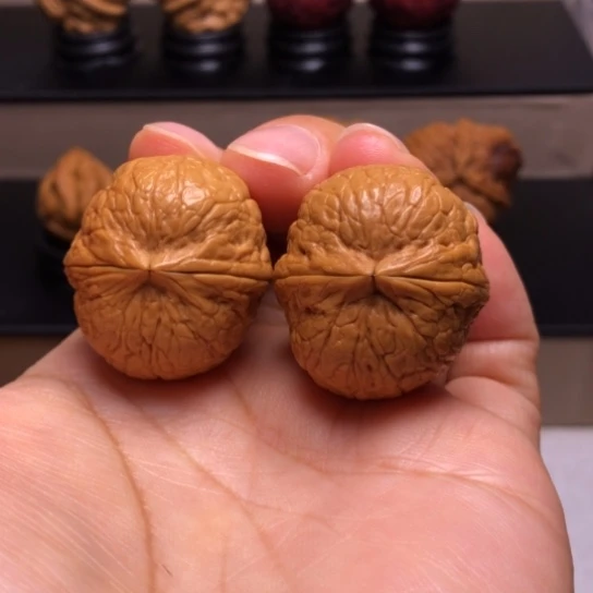 文玩核桃把件蛇皮球23