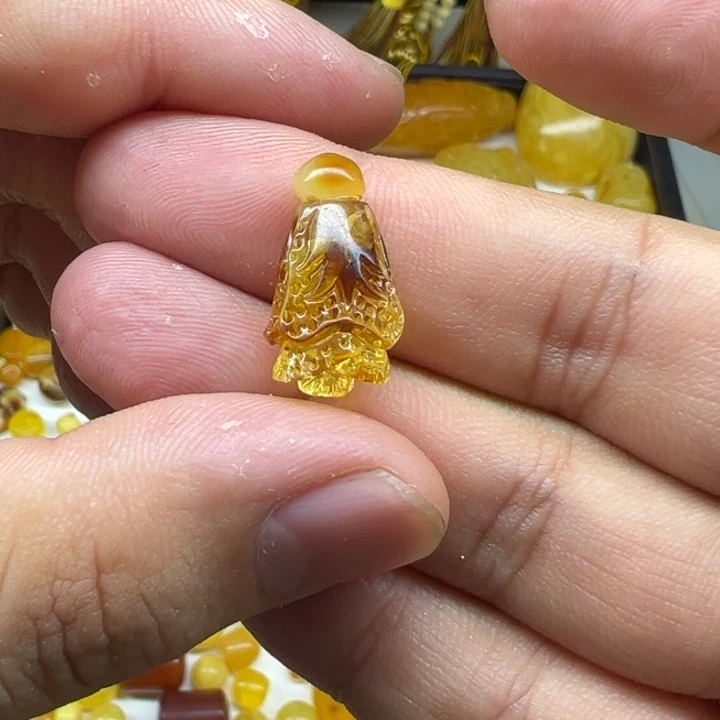 琥珀未镶嵌珠宝奇石