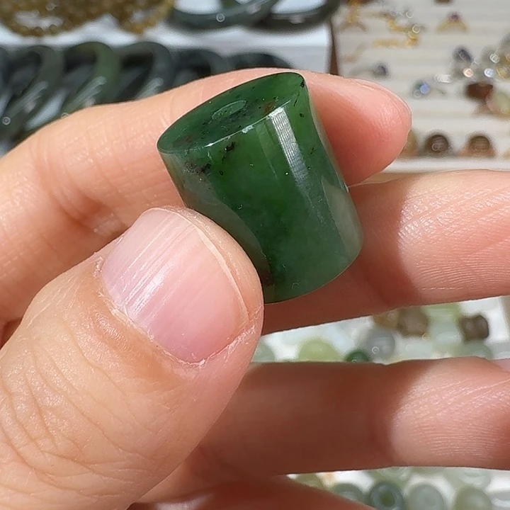 和田玉（碧玉）未镶嵌颈饰