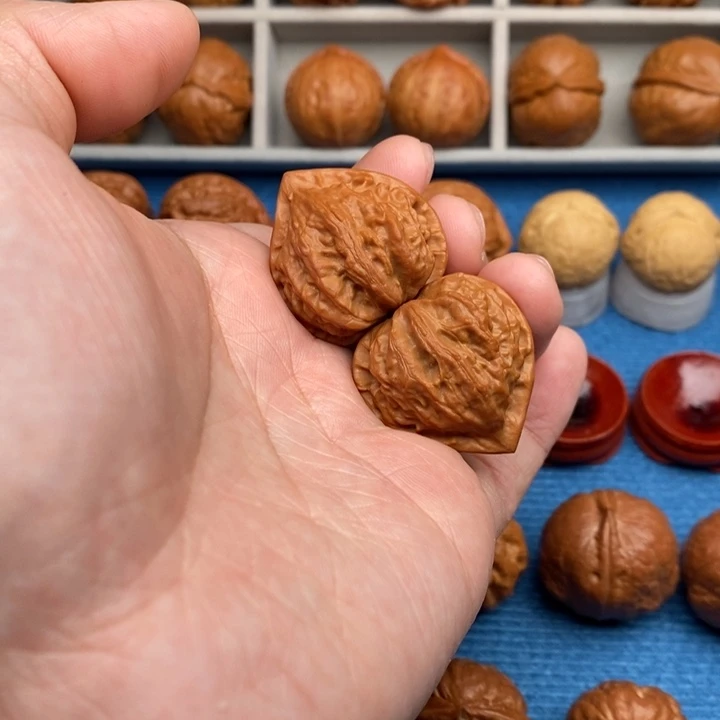 把件文玩核桃红桃A