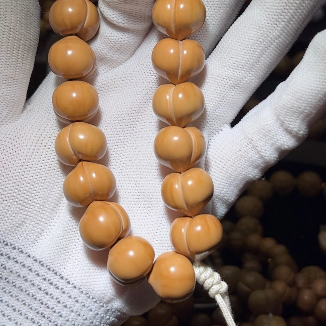 叽***噜吊坠猴头核桃17聚宝盆料雕刻屁桃手持全品无瑕无药