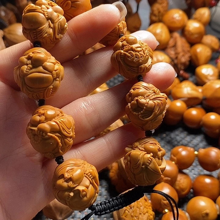 吊坠橄榄核瑞兽财神