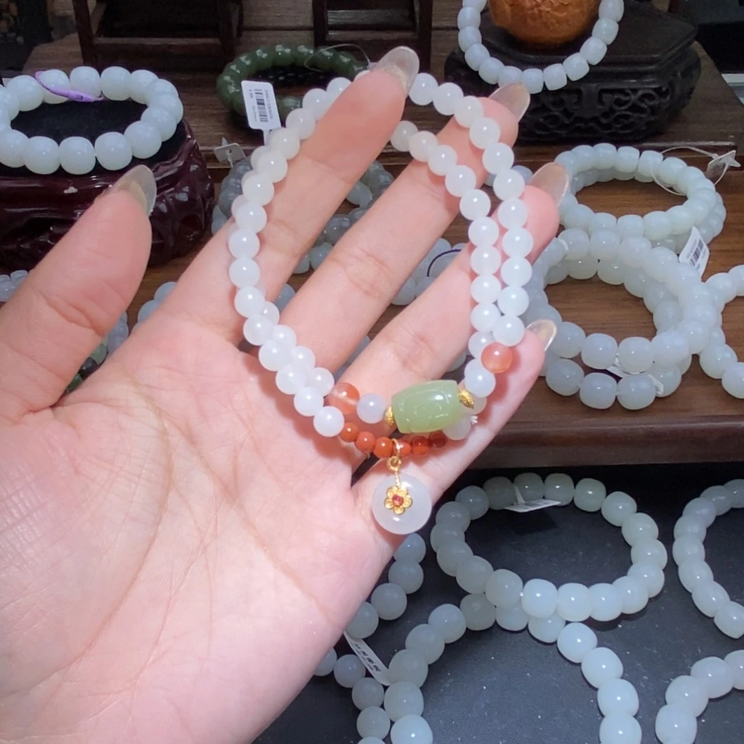 李***_手链未镶嵌和田玉卡6