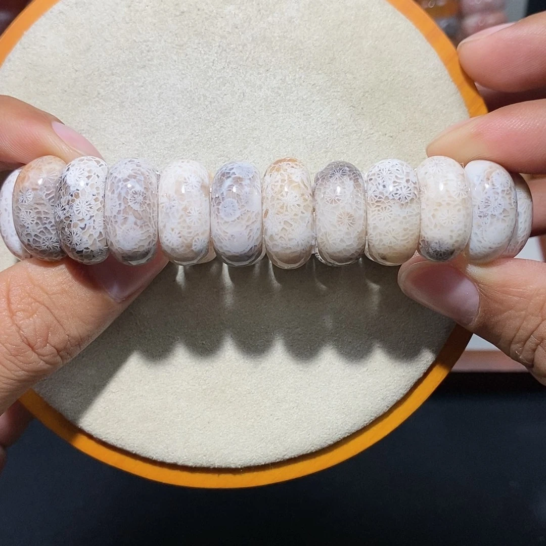 硅化珊瑚（珊瑚玉）手串未镶嵌黑白蕾丝18
