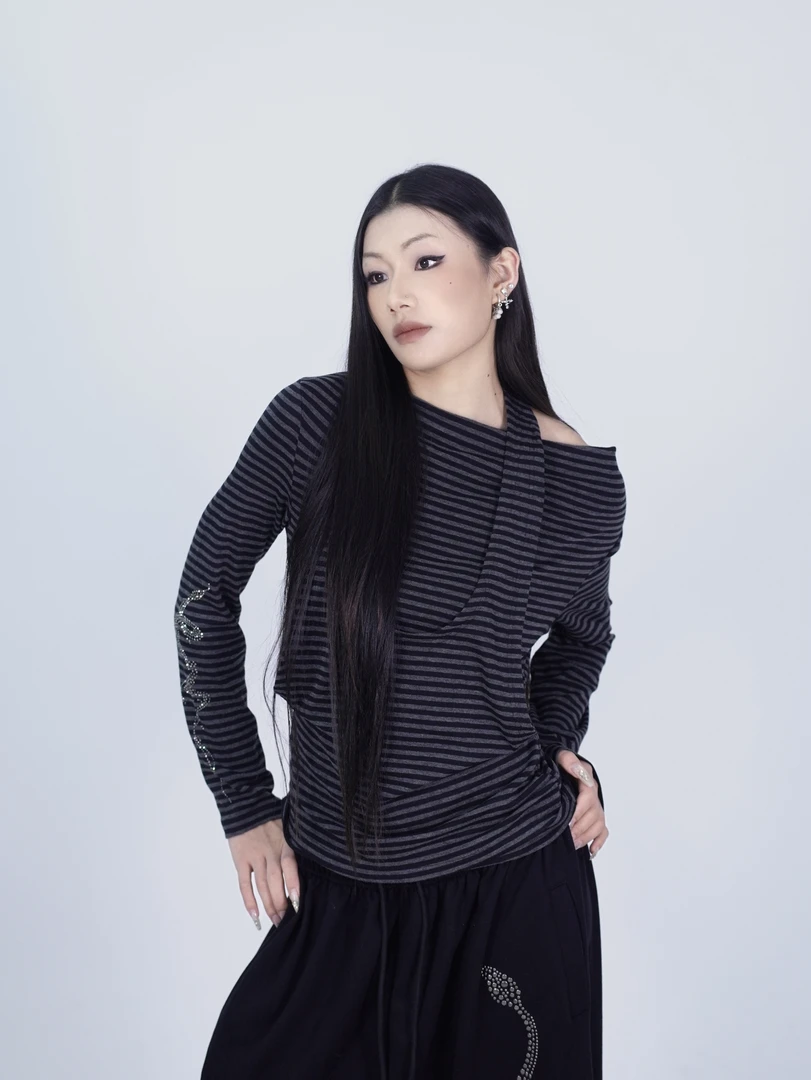 SUANS原创条纹修身钻石挂脖拼接假两件休闲百搭时尚长袖T恤