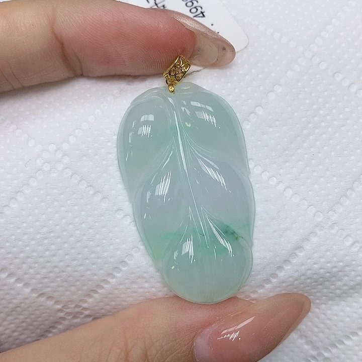 颈饰18K金镶嵌翡翠