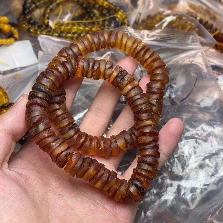 未镶嵌琥珀珠宝奇石
