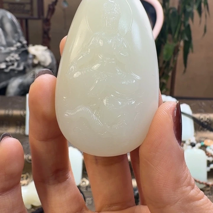 八***安和田玉未镶嵌颈饰