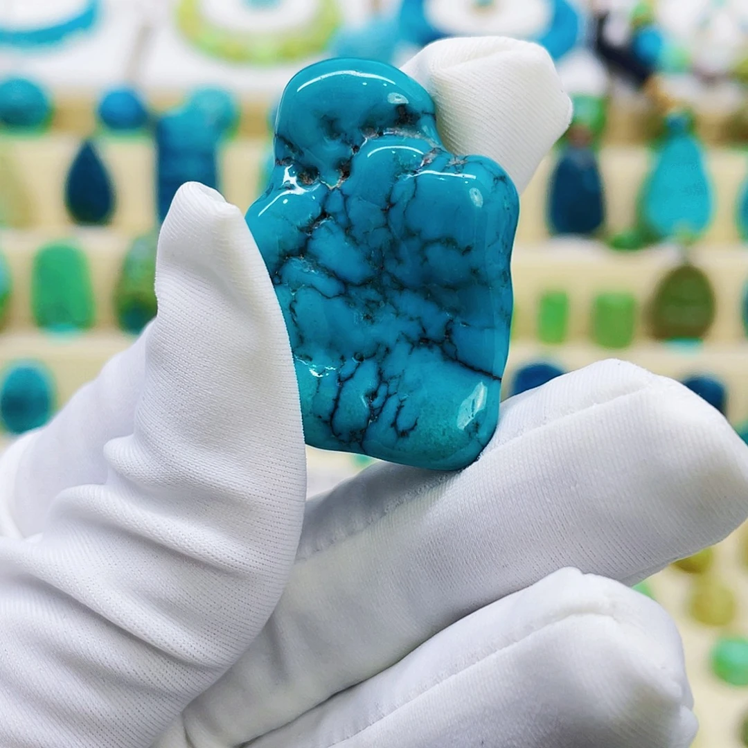 绿松石未镶嵌颈饰