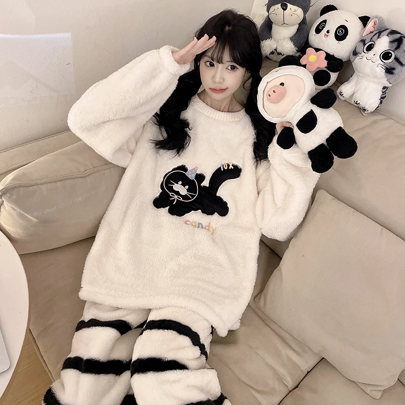 动漫款秋冬睡衣线条小黑猫卡通可爱珊瑚绒女款冬季加绒加厚家居服