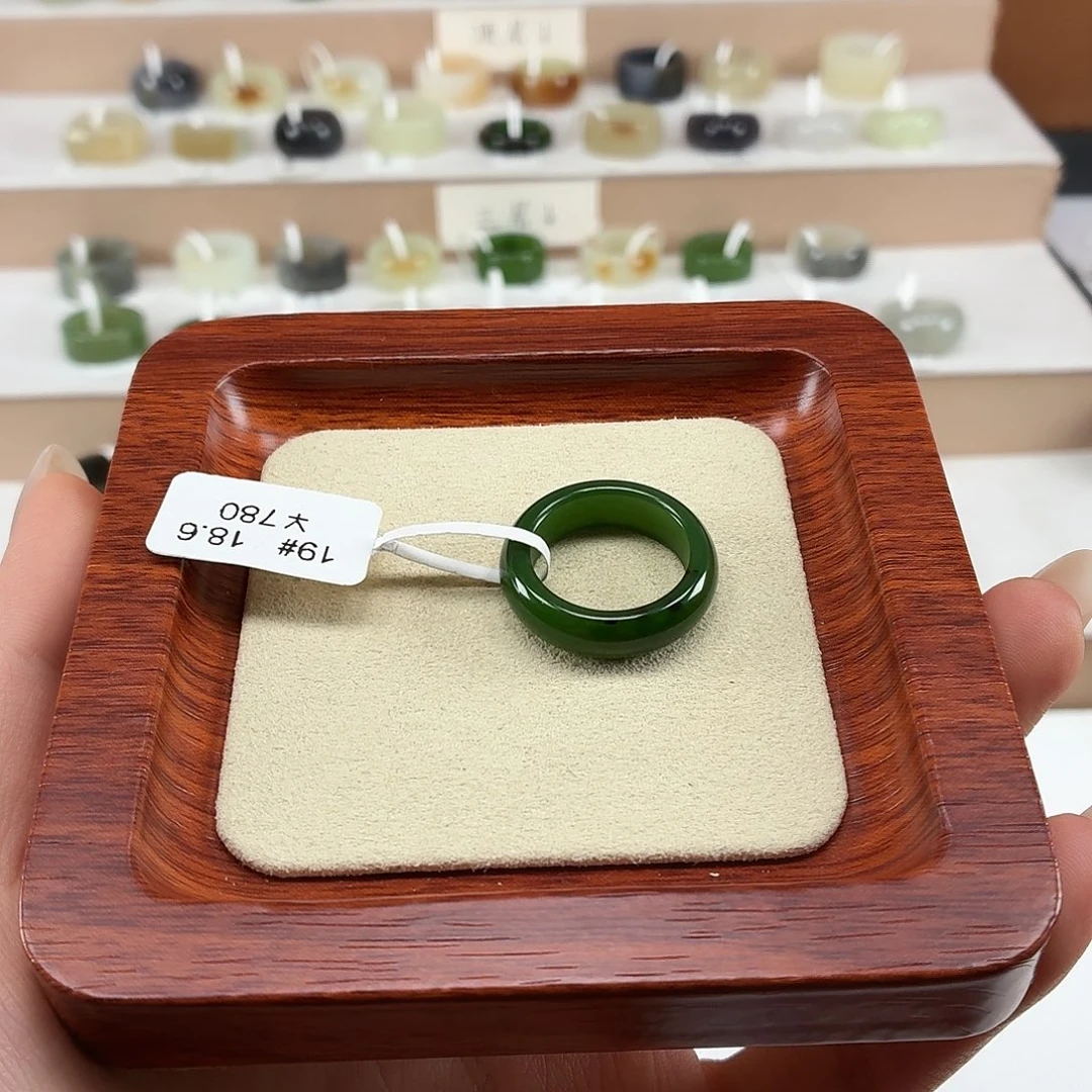 小***生和田玉未镶嵌戒指内径18.9