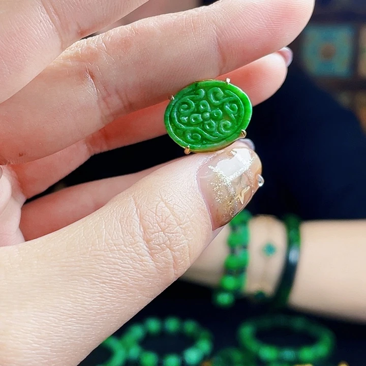 翡翠银S925镶嵌颈饰多样性