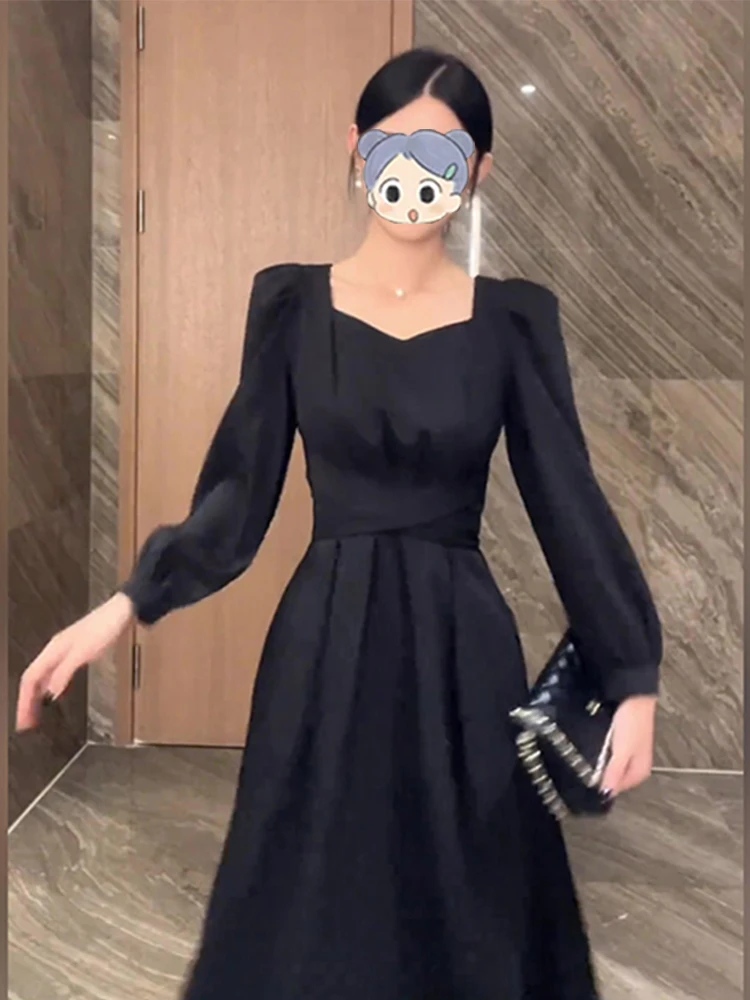 大码黑色连衣裙高级感早秋2025新款女装遮肚子胖mm法式方领长裙