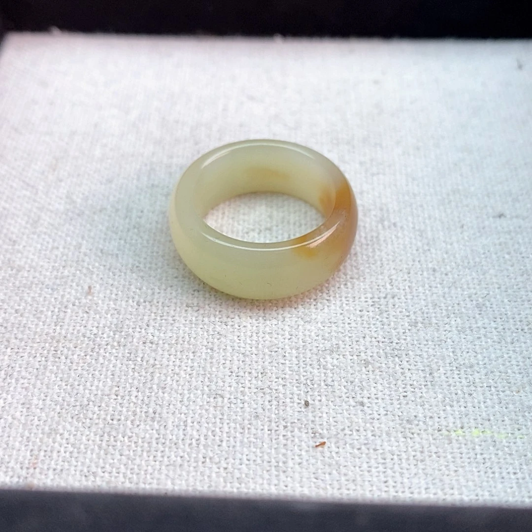 和田玉戒指未镶嵌17码 一口糖轮胎