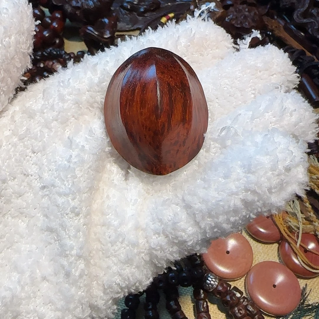 木质类印度小叶紫檀芝麻点护甲