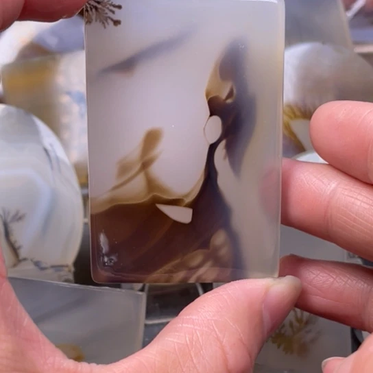 玛瑙/玉髓吊坠(赠链)未镶嵌蜂*